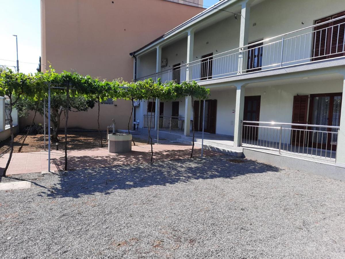 Green House Apartments Нови-Винодолски Экстерьер фото